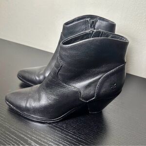 FRYE Jennifer Black Leather Almond Toe Ankle Booties #3471729 Size 6.5 Medium